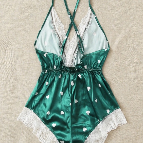 🎉HP🎉green heart lace lingerie - Picture 2 of 5